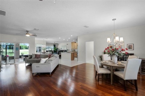 House in Merrit Island, Florida 3 bedrooms, 204.57 sq.m. № 1542604 - photo 7