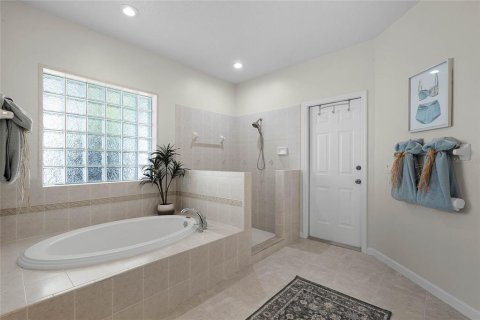 House in Merrit Island, Florida 3 bedrooms, 204.57 sq.m. № 1542604 - photo 22