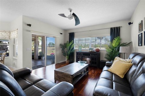 House in Merrit Island, Florida 3 bedrooms, 204.57 sq.m. № 1542604 - photo 18