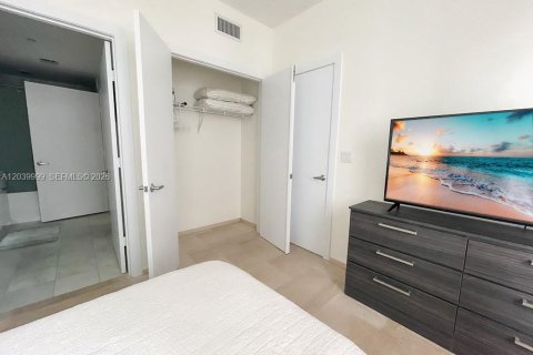 Condo in Miami, Florida, 1 bedroom № 2086400 - photo 8