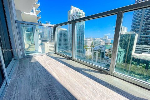 Condo in Miami, Florida, 1 bedroom № 2086400 - photo 3