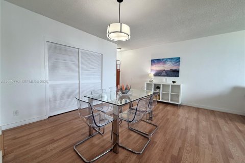 Appartement à louer à Hollywood, Floride: 1 chambre, 75.44 m2 № 2181332 - photo 5