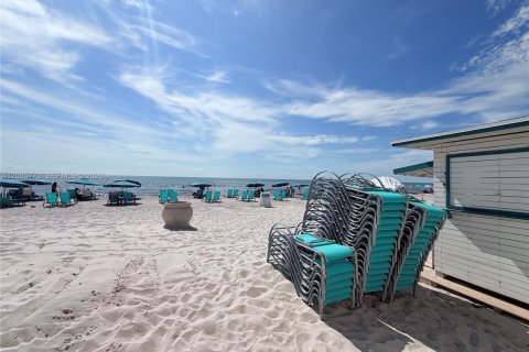 Appartement à louer à Hollywood, Floride: 1 chambre, 75.44 m2 № 2181332 - photo 13