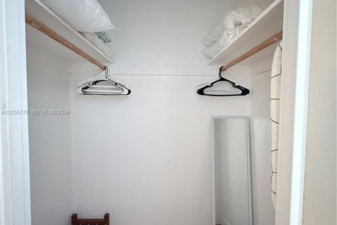 Appartement à louer à Hollywood, Floride: 1 chambre, 75.44 m2 № 2181332 - photo 11