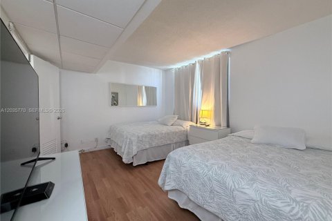 Appartement à louer à Hollywood, Floride: 1 chambre, 75.44 m2 № 2181332 - photo 8