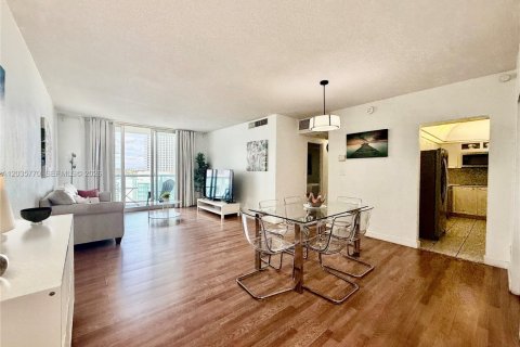 Appartement à louer à Hollywood, Floride: 1 chambre, 75.44 m2 № 2181332 - photo 6