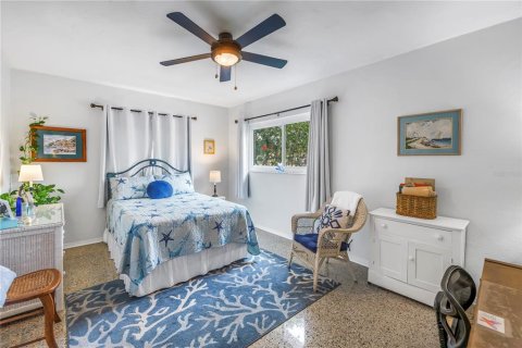 House in Saint Petersburg, Florida 2 bedrooms, 124.86 sq.m. № 1734228 - photo 12