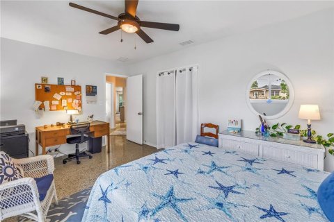 House in Saint Petersburg, Florida 2 bedrooms, 124.86 sq.m. № 1734228 - photo 13