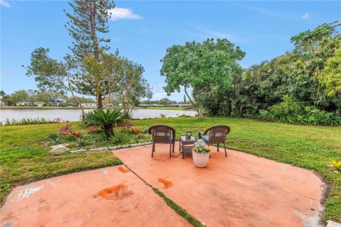 House in Saint Petersburg, Florida 2 bedrooms, 124.86 sq.m. № 1734228 - photo 27