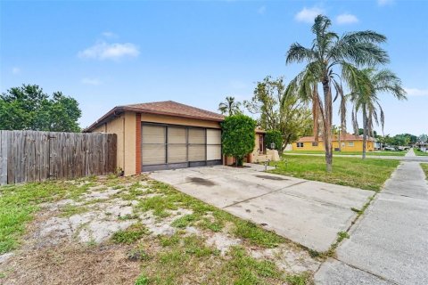 Villa ou maison à vendre à Holiday, Floride: 3 chambres, 126.81 m2 № 2220935 - photo 4