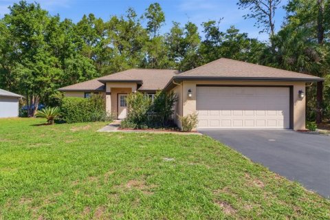 House in Crystal River, Florida 3 bedrooms, 118.82 sq.m. № 2213103