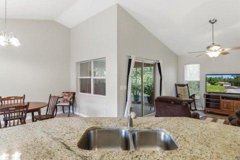 House in Crystal River, Florida 3 bedrooms, 118.82 sq.m. № 2213103 - photo 14