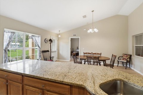 House in Crystal River, Florida 3 bedrooms, 118.82 sq.m. № 2213103 - photo 12