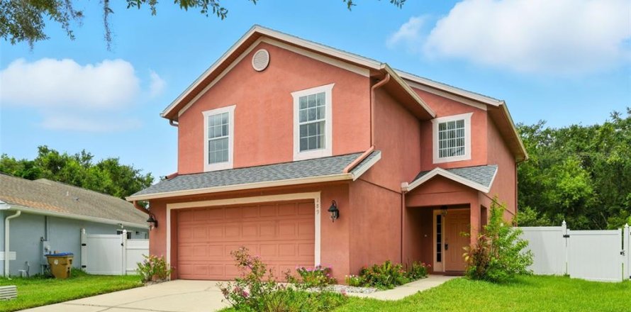 Casa en Kissimmee, Florida 3 dormitorios, 141.49 m2 № 1916344