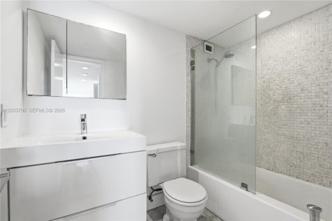 Condominio en alquiler en Miami Beach, Florida, 1 dormitorio, 74.69 m2 № 2078026 - foto 10