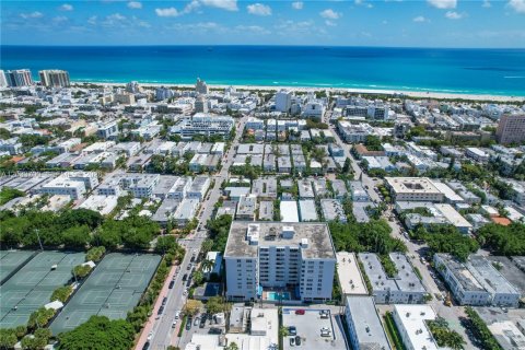 Condominio en alquiler en Miami Beach, Florida, 1 dormitorio, 74.69 m2 № 2078026 - foto 16