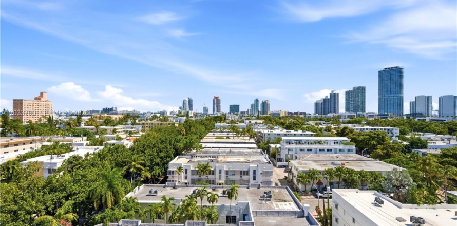 Condominio en Miami Beach, Florida, 1 dormitorio № 2078026
