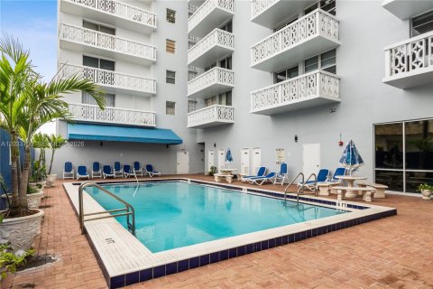 Condominio en alquiler en Miami Beach, Florida, 1 dormitorio, 74.69 m2 № 2078026 - foto 12
