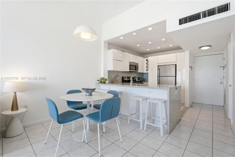 Condominio en alquiler en Miami Beach, Florida, 1 dormitorio, 74.69 m2 № 2078026 - foto 4
