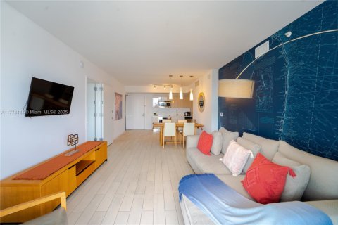 Купить кондоминиум в Халландейл-Бич, Флорида 2 спальни, 95.69м2, № 1985588 - фото 4