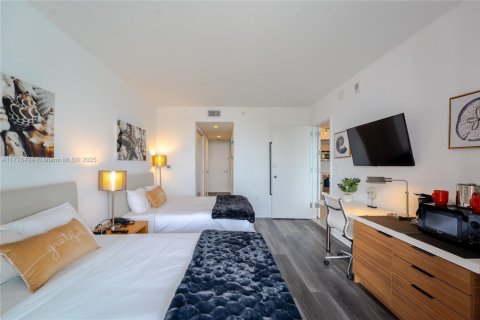 Купить кондоминиум в Халландейл-Бич, Флорида 2 спальни, 95.69м2, № 1985588 - фото 18