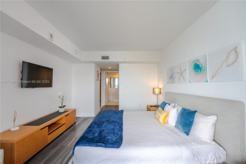 Купить кондоминиум в Халландейл-Бич, Флорида 2 спальни, 95.69м2, № 1985588 - фото 13