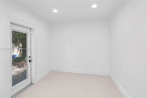 House in Fort Lauderdale, Florida 3 bedrooms, 78.04 sq.m. № 1802548 - photo 17
