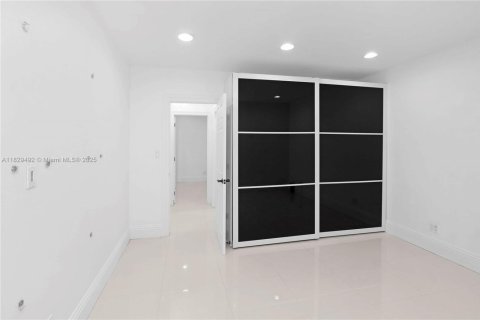 House in Fort Lauderdale, Florida 3 bedrooms, 78.04 sq.m. № 1802548 - photo 14
