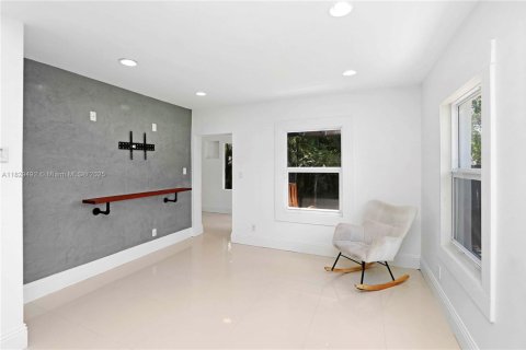 House in Fort Lauderdale, Florida 3 bedrooms, 78.04 sq.m. № 1802548 - photo 9