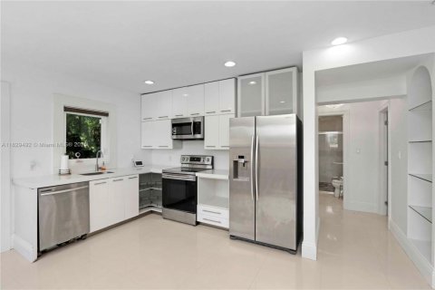 House in Fort Lauderdale, Florida 3 bedrooms, 78.04 sq.m. № 1802548 - photo 12