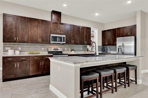 House in Apopka, Florida 4 bedrooms, 304.53 sq.m. № 1844858 - photo 19