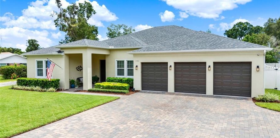 House in Apopka, Florida 4 bedrooms, 304.53 sq.m. № 1844858