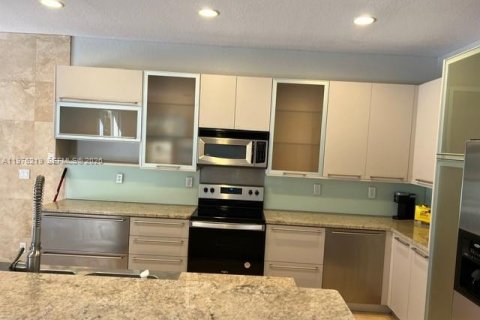 Купить виллу или дом в Уэстон, Флорида 5 спален, 282.52м2, № 2042955 - фото 17