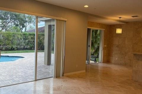 Купить виллу или дом в Уэстон, Флорида 5 спален, 282.52м2, № 2042955 - фото 12