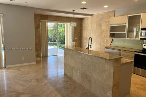 Купить виллу или дом в Уэстон, Флорида 5 спален, 282.52м2, № 2042955 - фото 14