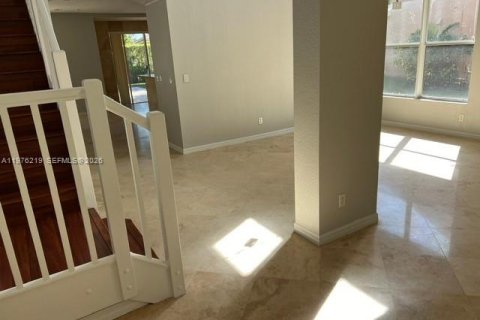 Купить виллу или дом в Уэстон, Флорида 5 спален, 282.52м2, № 2042955 - фото 5