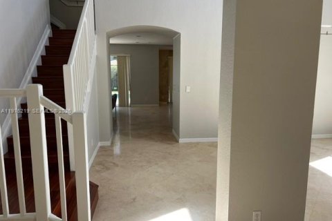 Купить виллу или дом в Уэстон, Флорида 5 спален, 282.52м2, № 2042955 - фото 4