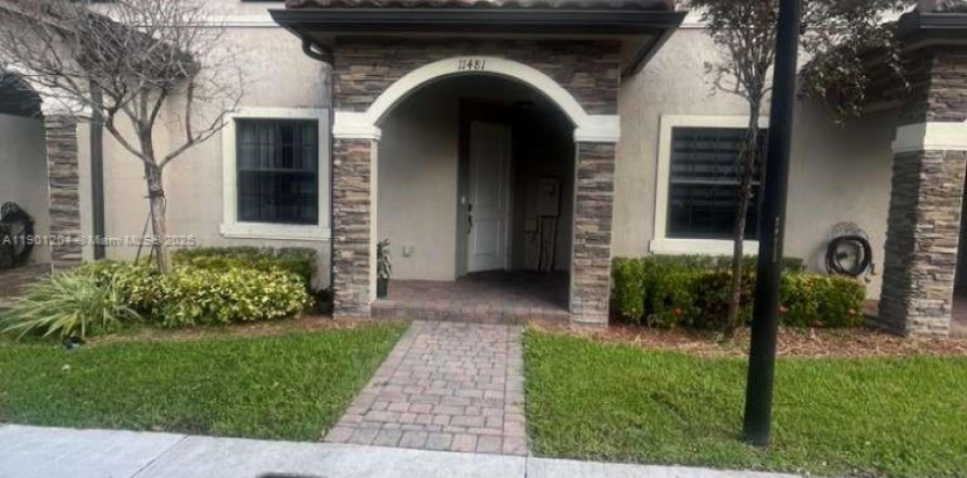 Таунхаус в Хомстед, Флорида 3 спальни, 154.12м2 № 1951450