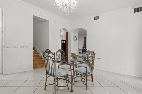 Touwnhouse à vendre à Cutler Bay, Floride: 4 chambres, 204.48 m2 № 2192784 - photo 15