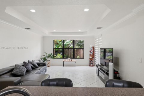 Touwnhouse à vendre à Cutler Bay, Floride: 4 chambres, 204.48 m2 № 2192784 - photo 11