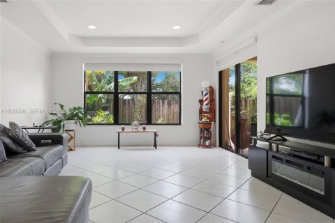 Touwnhouse à vendre à Cutler Bay, Floride: 4 chambres, 204.48 m2 № 2192784 - photo 7