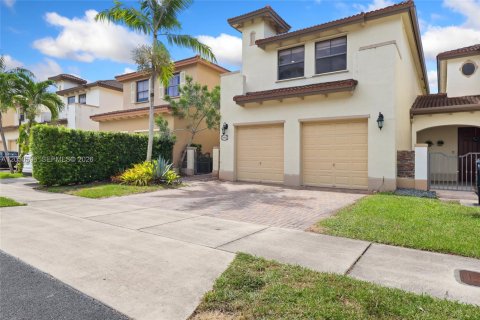 Touwnhouse à vendre à Cutler Bay, Floride: 4 chambres, 204.48 m2 № 2192784 - photo 2