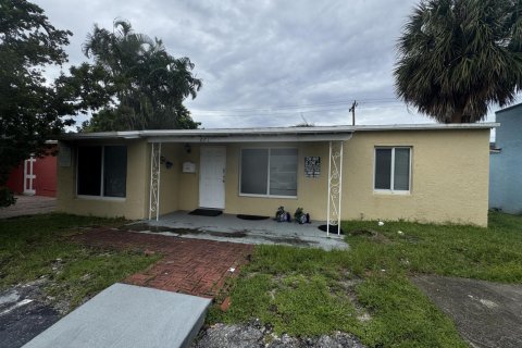Commercial property in Oakland Park, Florida № 2400002 - photo 3