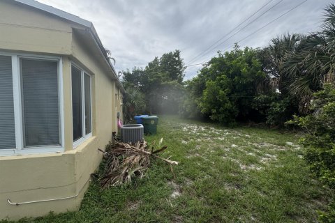 Commercial property in Oakland Park, Florida № 2400002 - photo 8