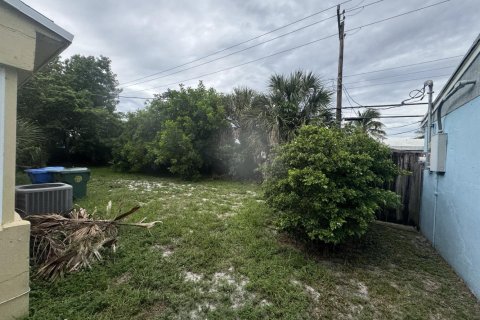 Commercial property in Oakland Park, Florida № 2400002 - photo 7