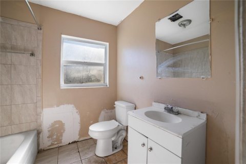 House in DeLand, Florida 3 bedrooms, 120.03 sq.m. № 2098603 - photo 10