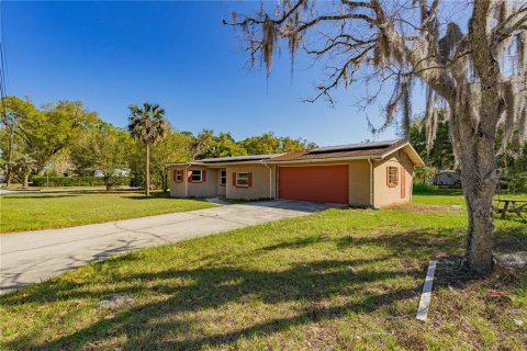 House in DeLand, Florida 3 bedrooms, 120.03 sq.m. № 2098603 - photo 2