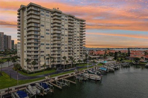 Copropriété à vendre à Clearwater, Floride: 2 chambres, 120.77 m2 № 2408833 - photo 2