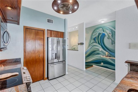 Townhouse in Saint Pete Beach, Florida 4 bedrooms, 211.35 sq.m. № 1902410 - photo 12