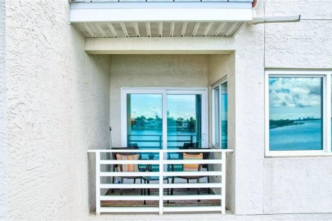 Townhouse in Saint Pete Beach, Florida 4 bedrooms, 211.35 sq.m. № 1902410 - photo 29